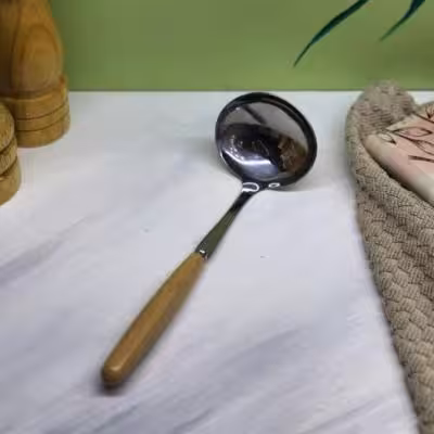 ملاقه دسته چوبی