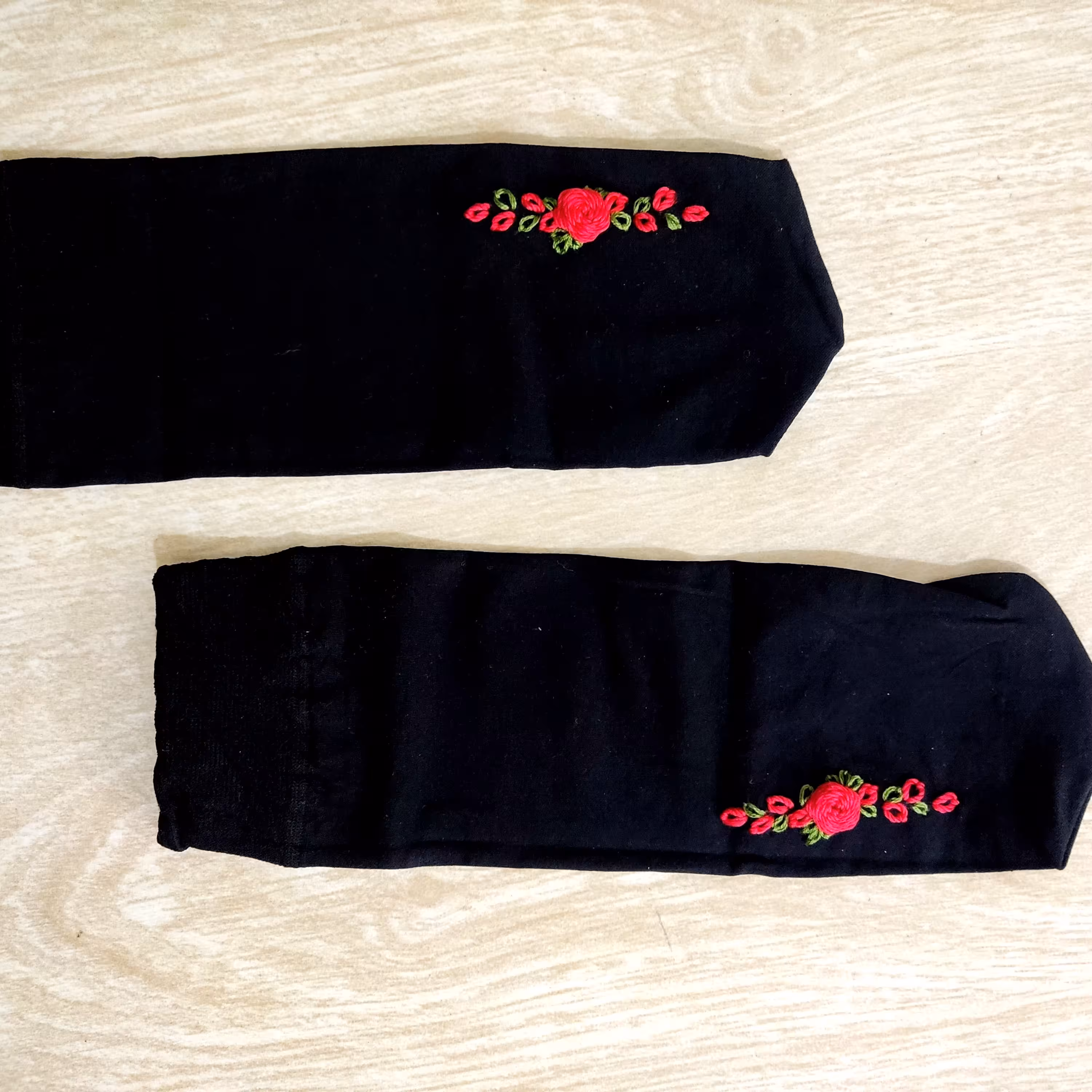 جوراب گلدوزی طرح459