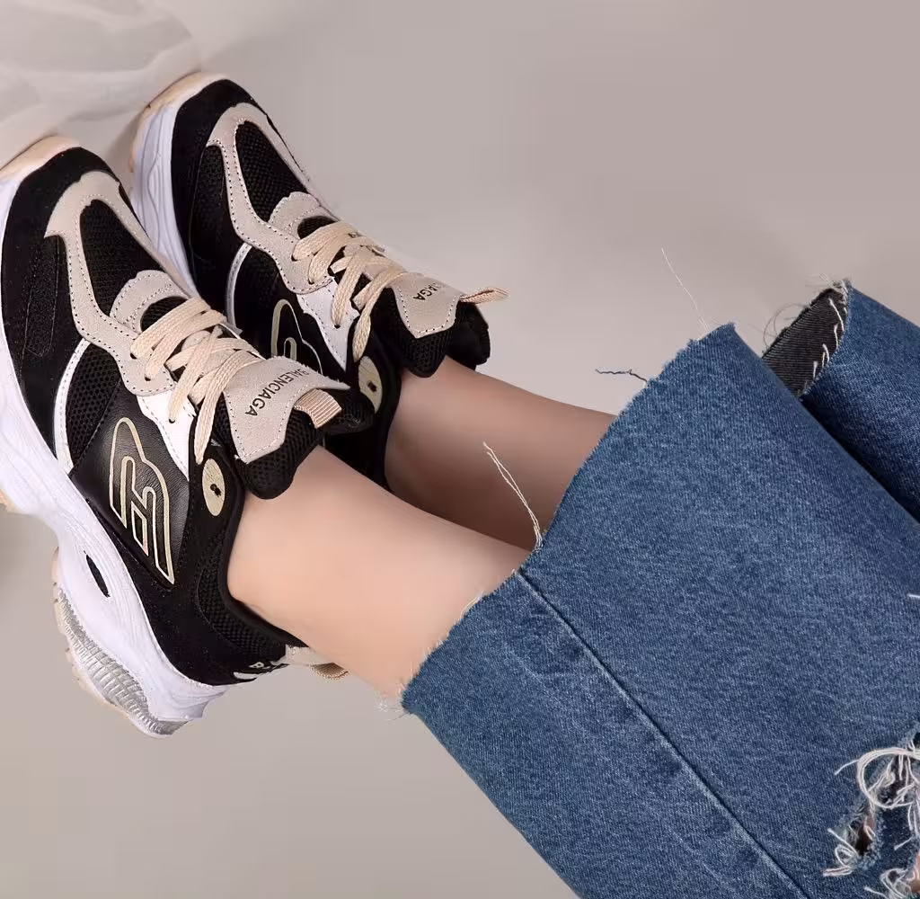 فروس هیجان انگیز کفش کتونی اسپرت زنانه و دخترانه مدل بالنسیاگا رنگ مشکی کرم زیره سفید  بی نظیر و شیک با ارسال رایگان