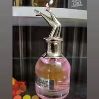 عطر  گرمی  اسکندل