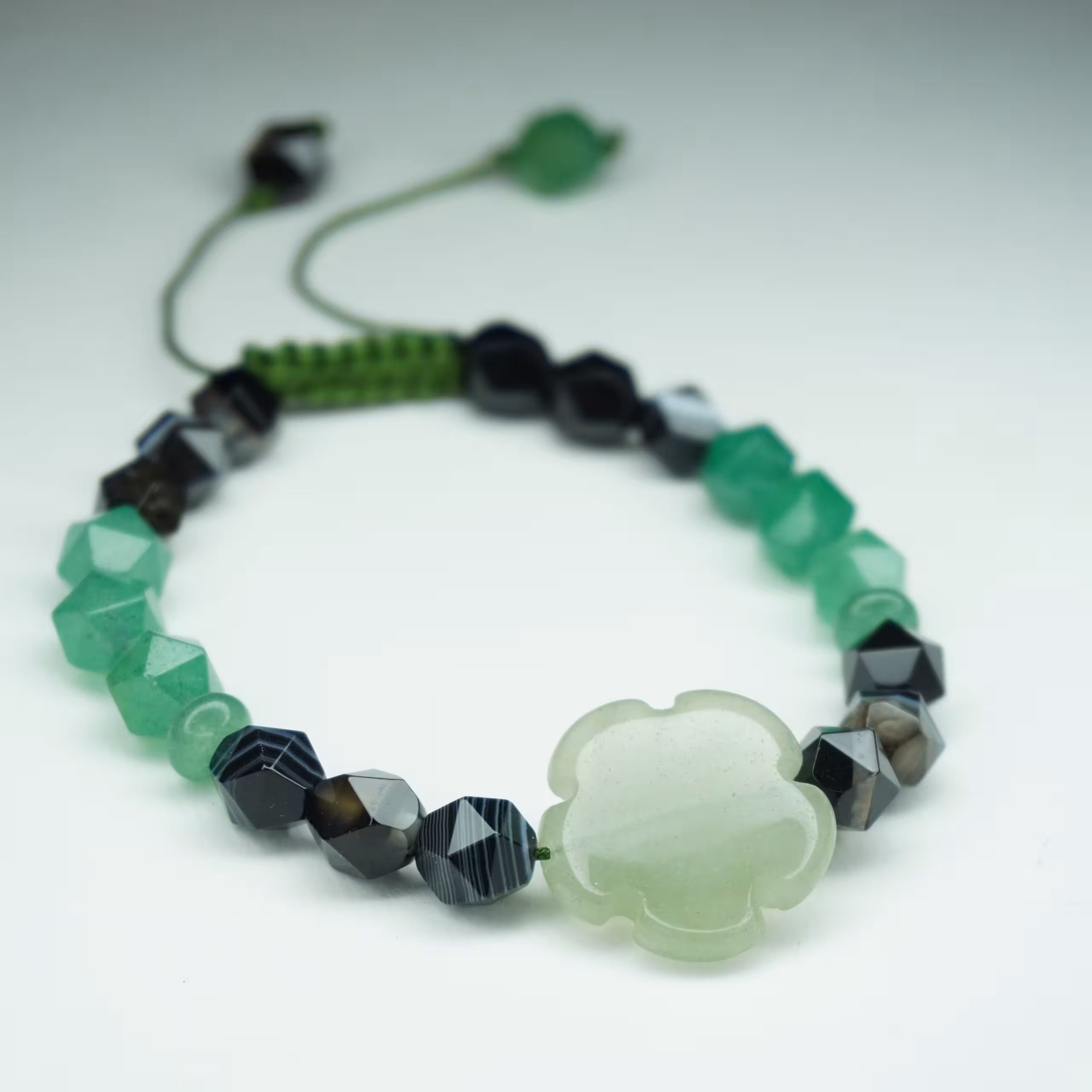 دستبند اونتورین وحدید هلی کد310248