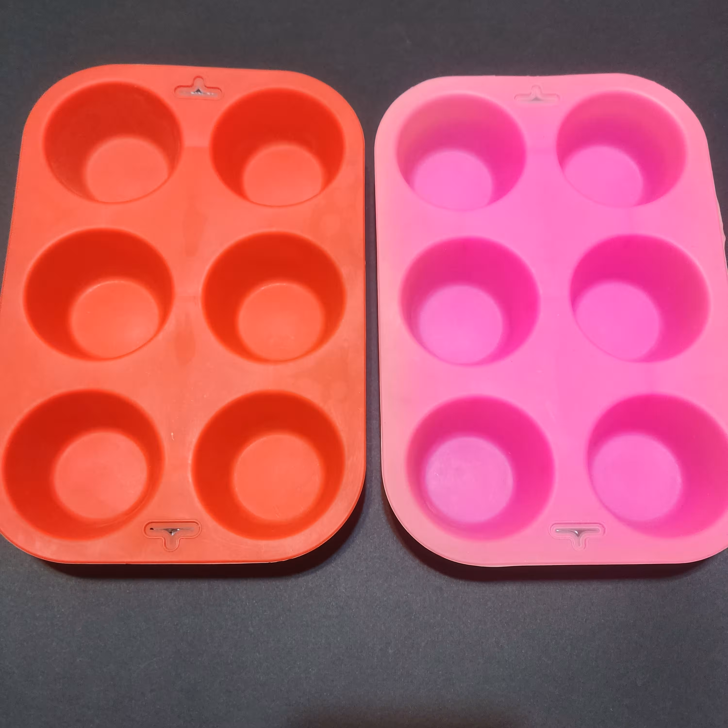 قالب سیلیکونی 6 خانه کاپ کیک و کیک یزدی ابعاد 24×26 وزن 100 گرم