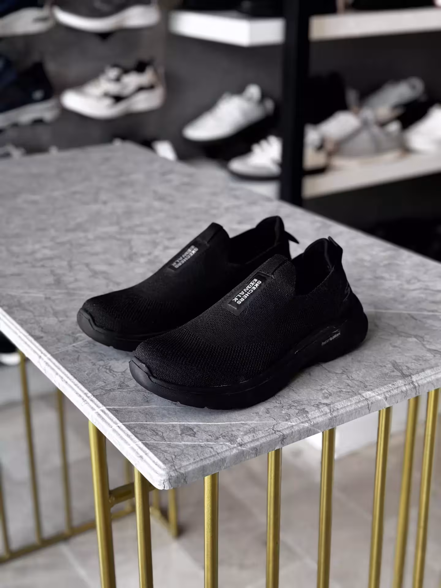 کتونی اسکیچرز بدون بند سایز 40 رنگ مشکی کد S101