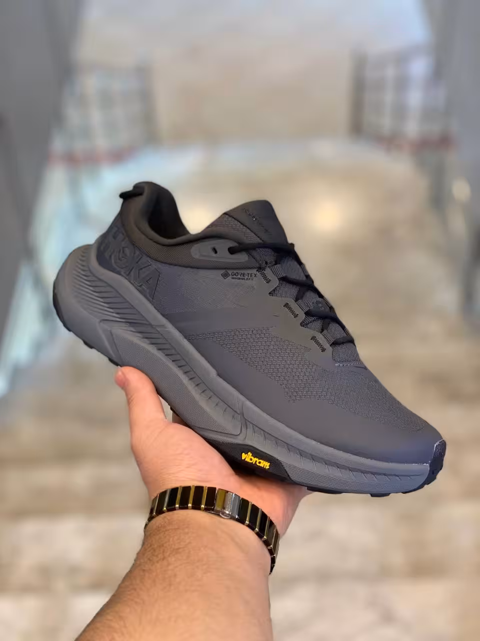 کتونی ویتنامی هوکا ترانسپورت گورتکس ضد آب سایز 40 تا 45 ، وارداتی ویتنام ، تنوع در 5 رنگ جذاب ، فروش بصورت عمده و تک ‌