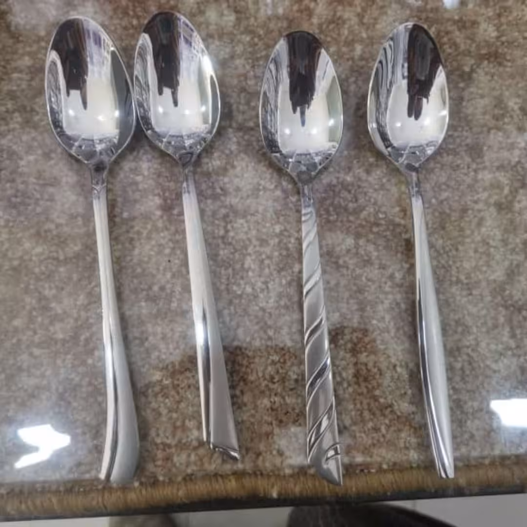 سرویس قاشق و چنگال یونیک 144پارچه حکاکی شده سنگین در طرح های متنوع کیفیت عالی و بی نظیر مدل های بسیار زیبا و بی نظیر