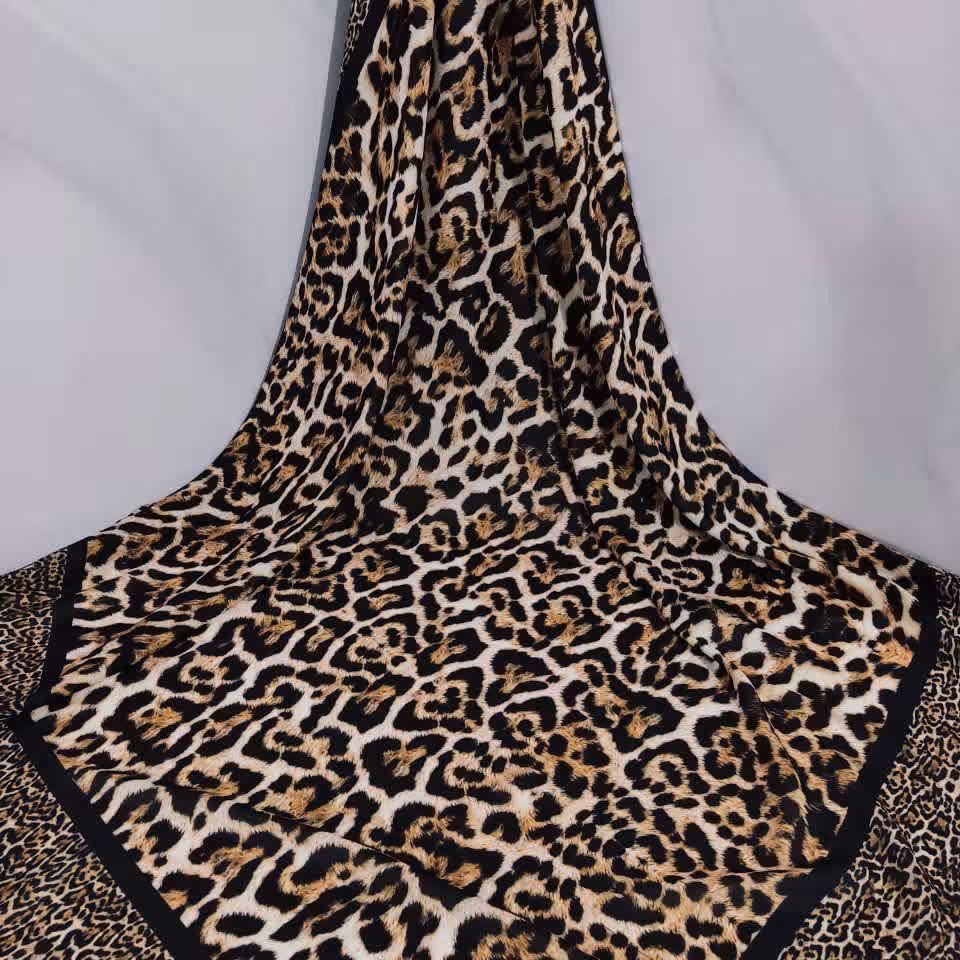 روسری حریر ابریشم دور دست دوز قواره 110