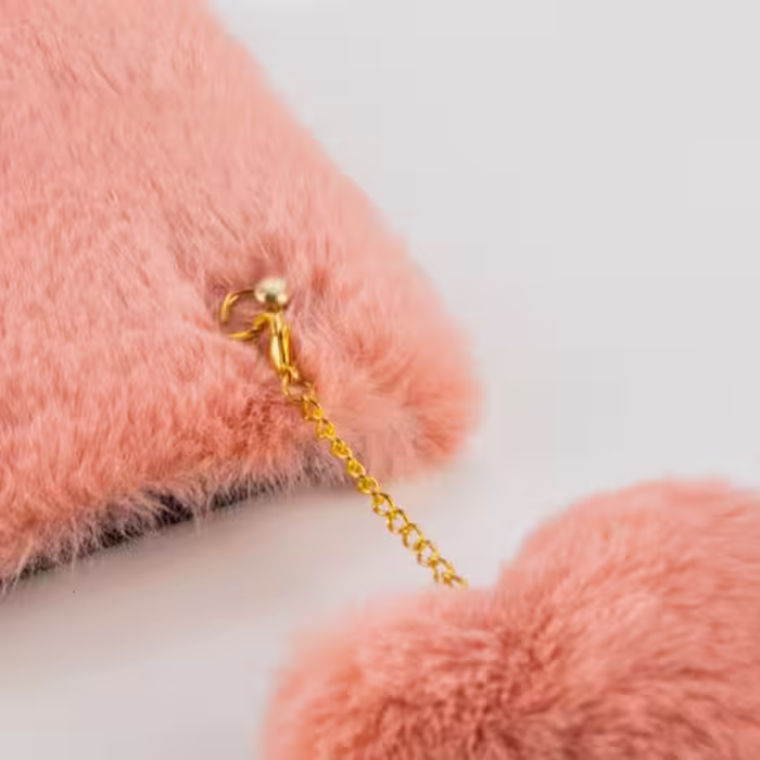 کاور طرح دخترانه مدل خزدار پشمالو مناسب برای گوشی موبایل اپل iPhone 7 Plus / 8 Plus به همراه آویز
