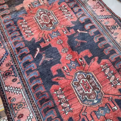 فرش قدیمی دستبافت کناره طول چهار متری مدل MG92