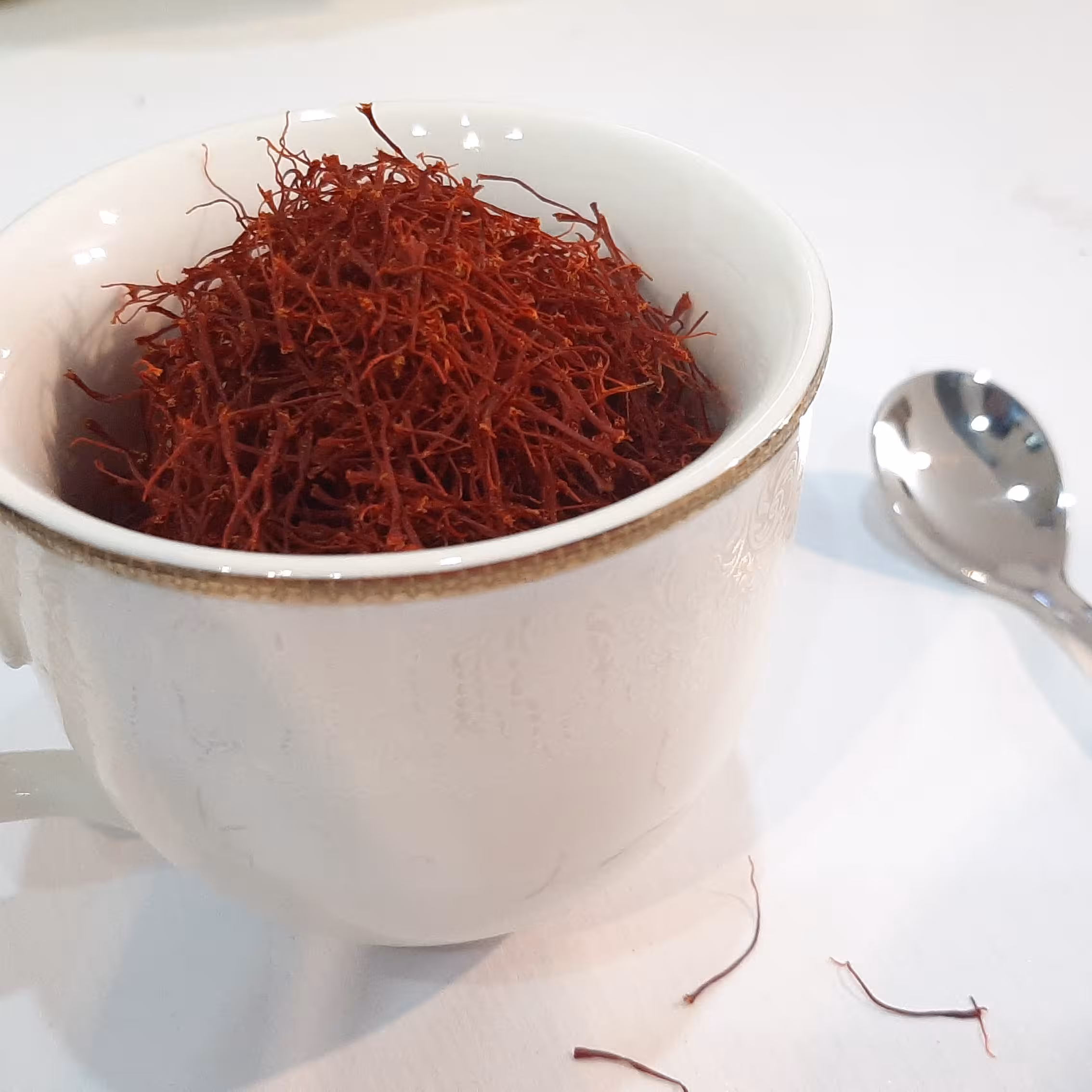 زعفران نگین 2 گرمی قائن با عطر و رنگ  فوق العاده قیمت مناسب