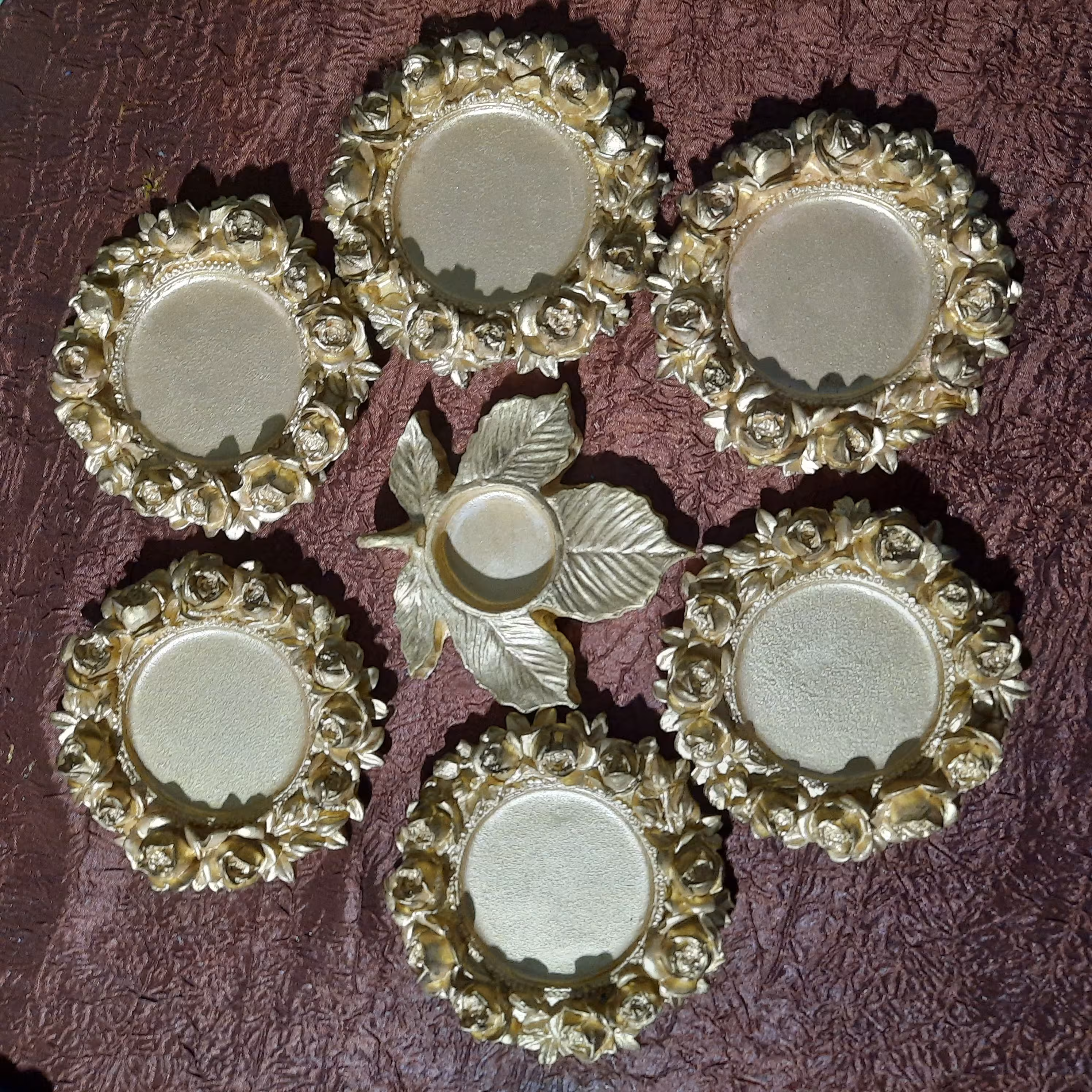 هفت سین سنگی طرح گل ، رنگ طلایی 