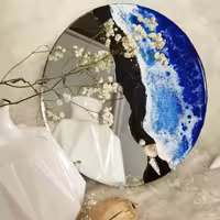 آینه رزینی.طرح دریا ی مواج.آینه ی موج.سبک ژئود. شن و صدف طبیعی.کاملا کار دست.قطر آینه 30سانت. رنگ آینه سفید