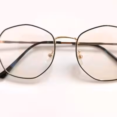 عینک طبی چند ضلعی