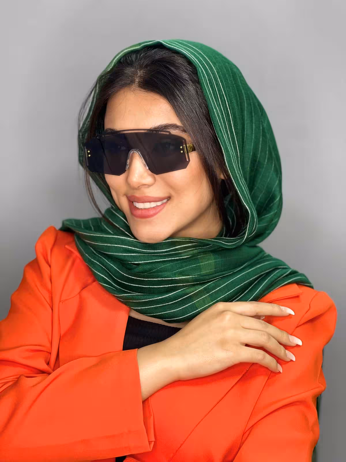 عینک آفتابی زنانه مشکی برند پرادا یووی400