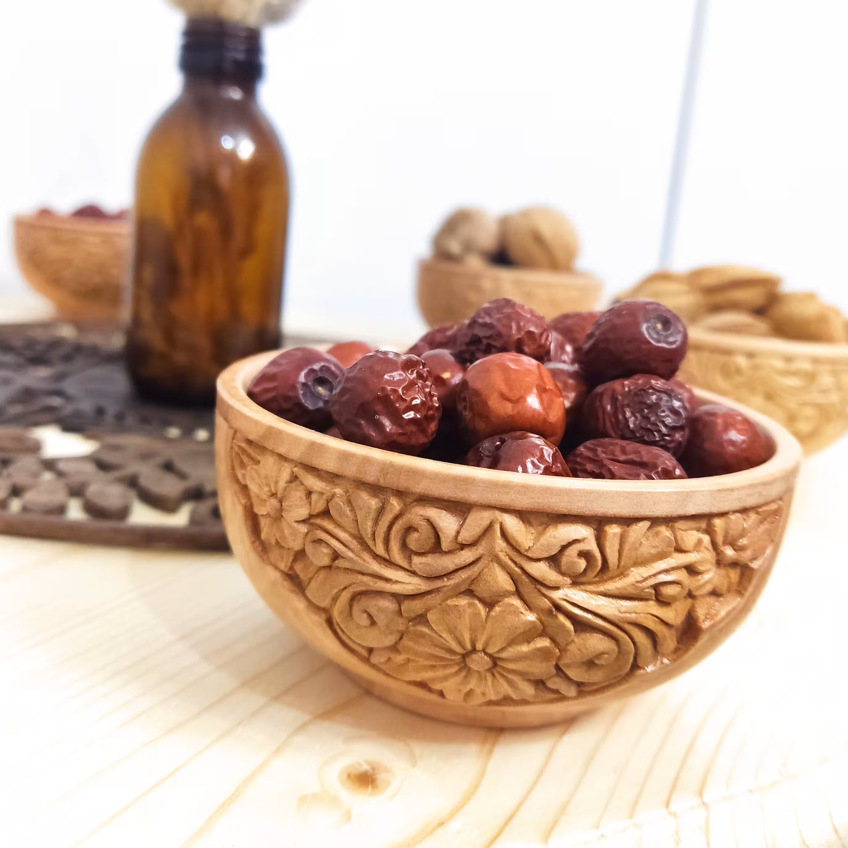 پیاله (کاسه)، چوبی ، منبت شده قطر 9 و ارتفاع 4و نیم