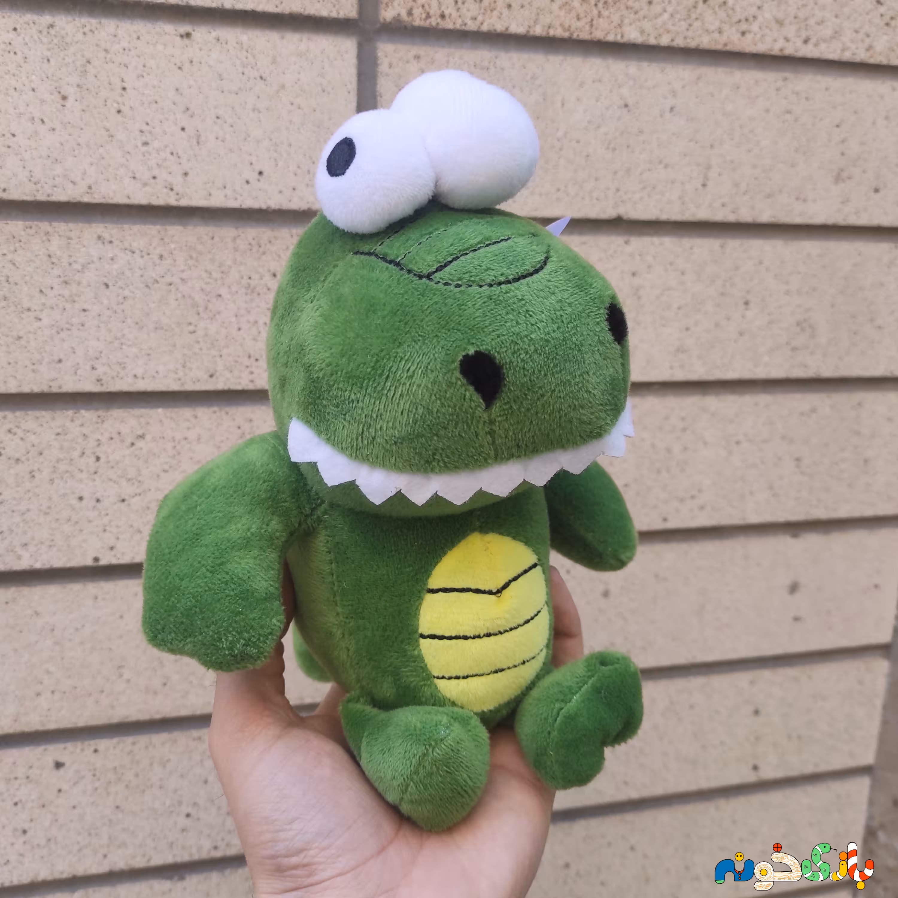 عروسک پولیشی تمساح چشم درشت وارداتی آویز دار ارتفاع 21 سانت 
