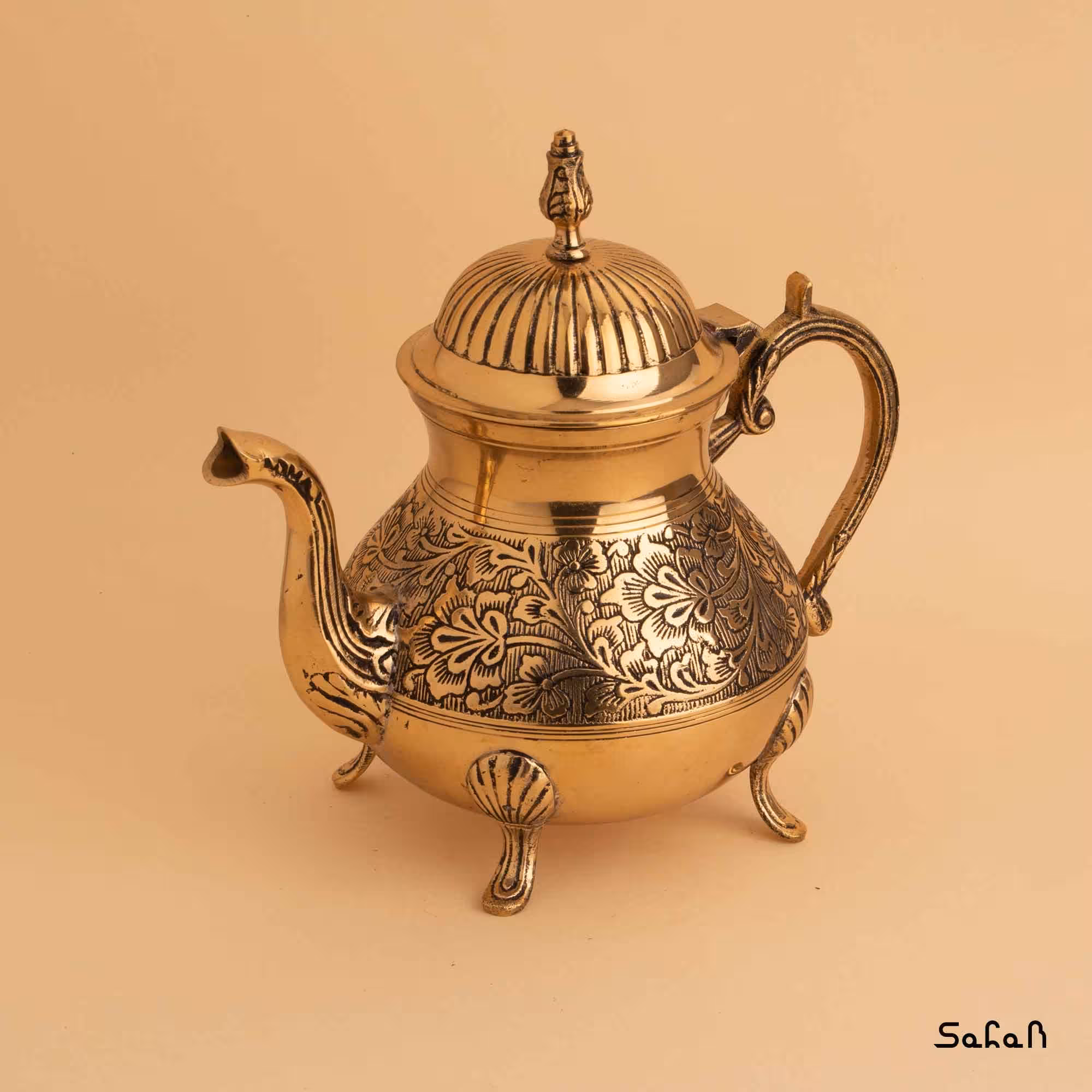 قوری پایه دار برنجی طلایی مدل انگلیش