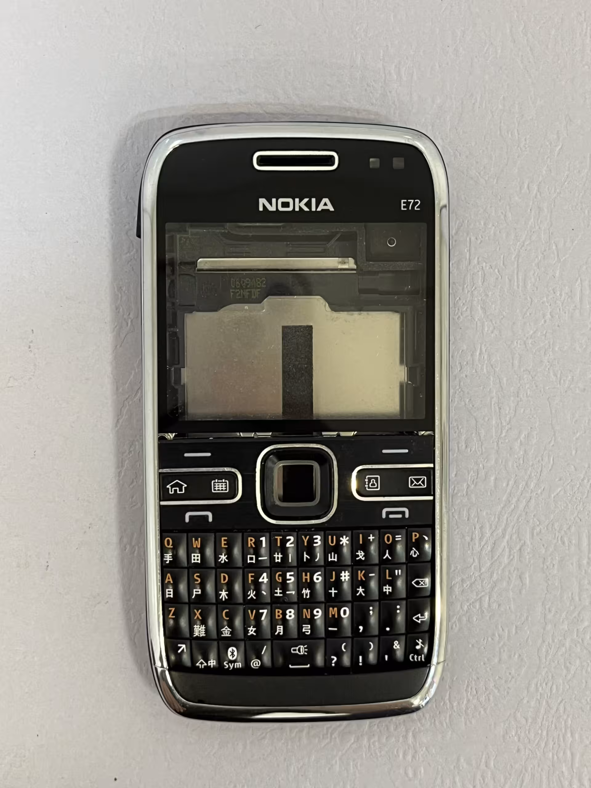 قاب نوکیا مدل Nokia E72 کیفیت جنس : فابریک و اورجینال آکبند کمپانی نوکیا نو و آکبند ( رنگ مشکی) “اصالت کالا”:”اورجینال”