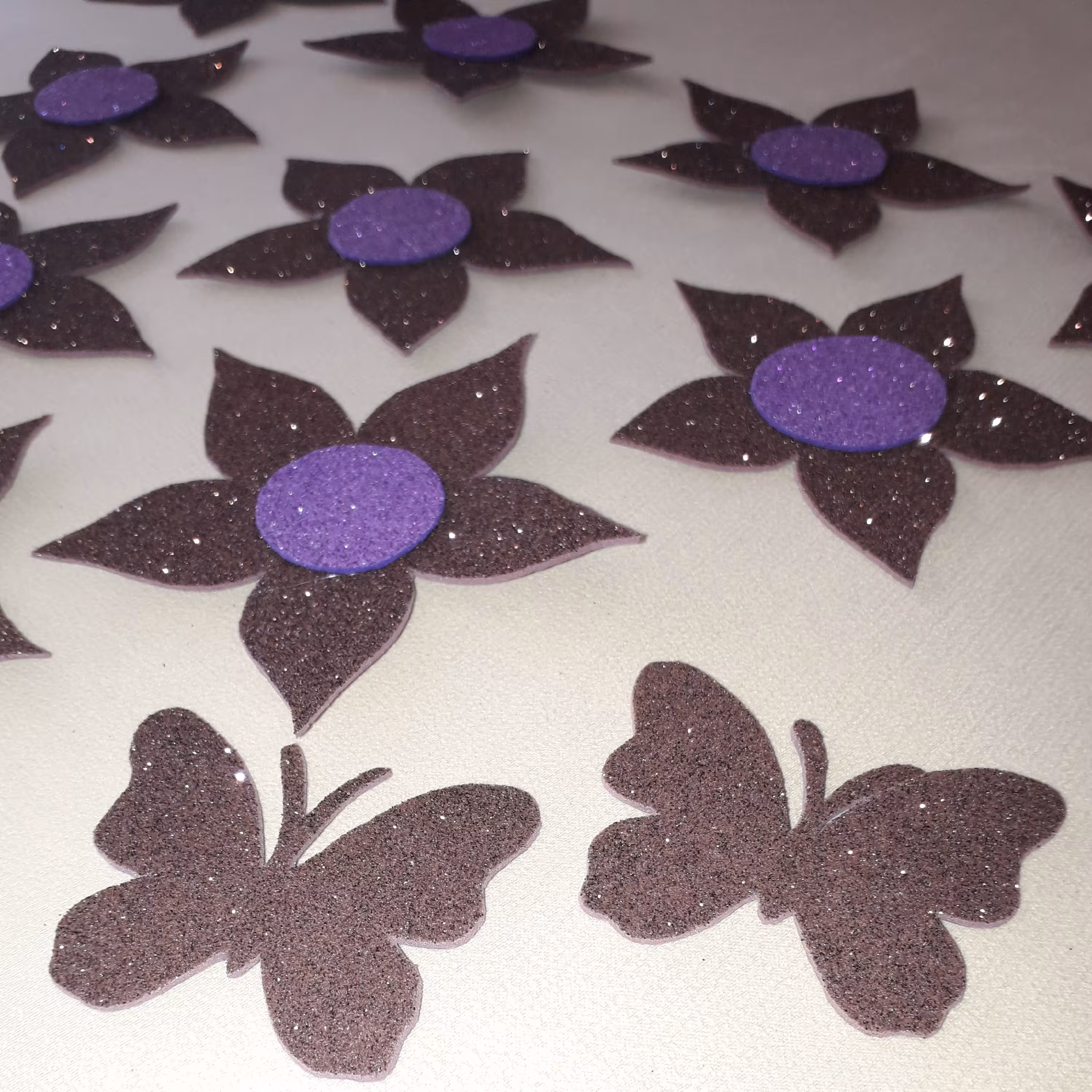 گل های فومی اکلیلی بسته10 عددی 2عددپروانه