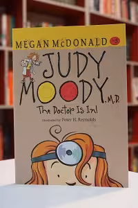 JUDY MOODY 5 اثر Megan McDonald