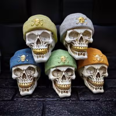 کله اسکلت کلاه بافتنی