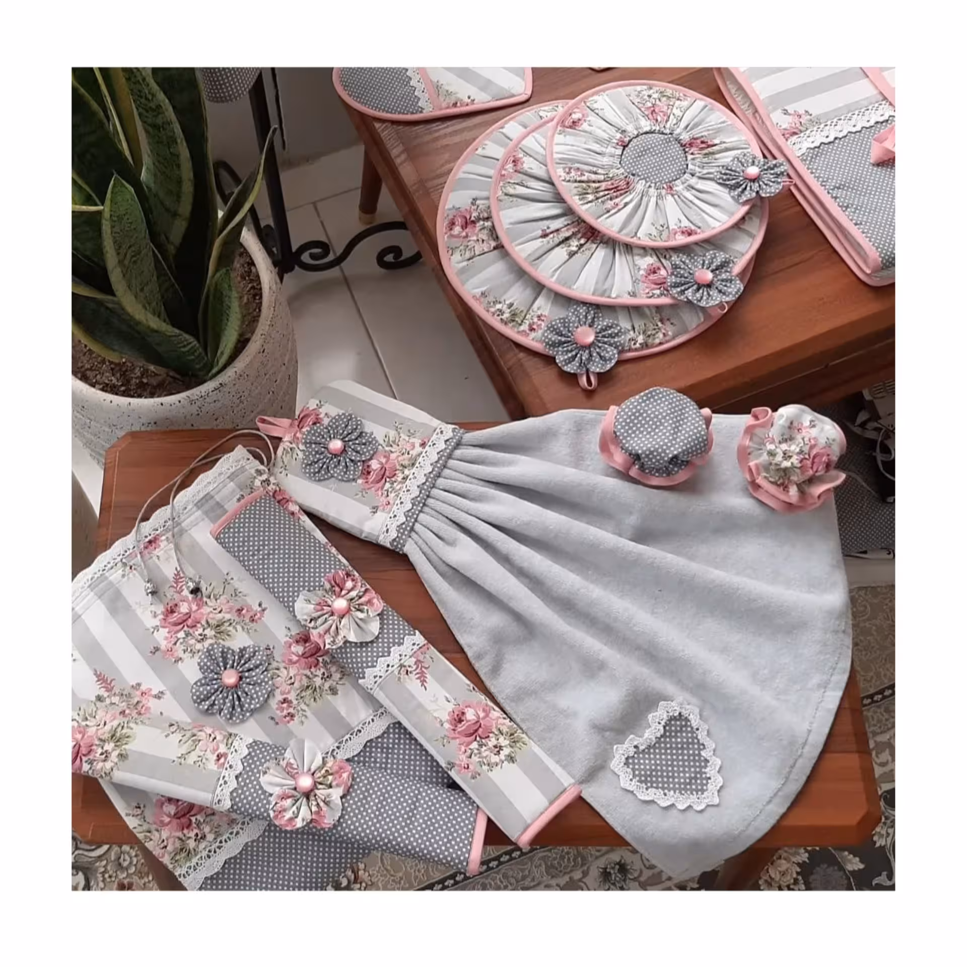 سرویس آشپزخانه خوشدوخت(دمکنی،دستگیره،حوله،دستگیره یخچال،نمگیر ظروف،دستکش فر)