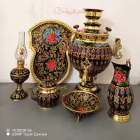 سرویس 6 پارچه سماور ذغالی برنجی 6 لیتری با طراحی توپی آینه‌ای و جزئیات میناکاری