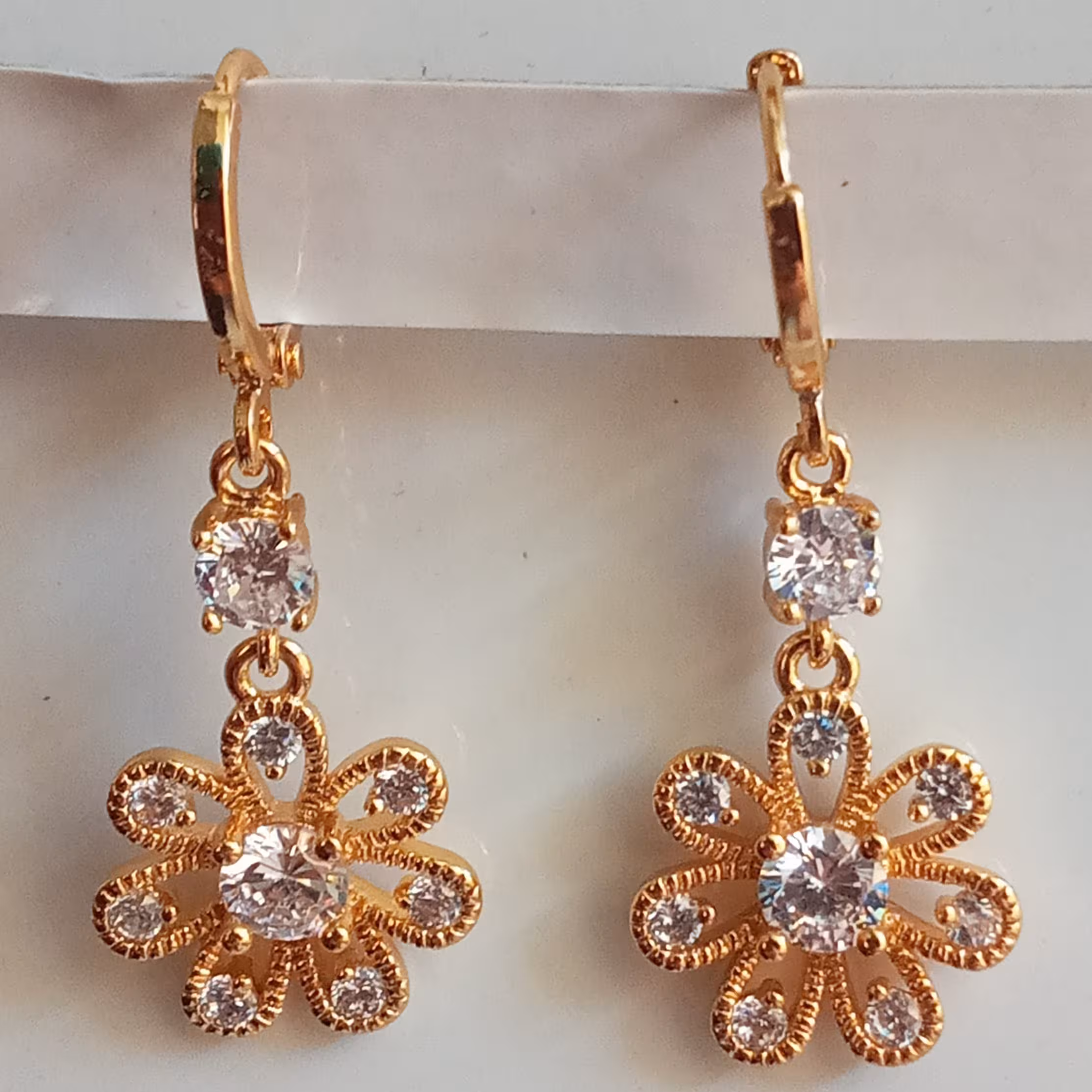 گوشواره طرح طلا پر نگین مدل گل (بدلیجات مجلسی) کد 6 رنگ طلایی