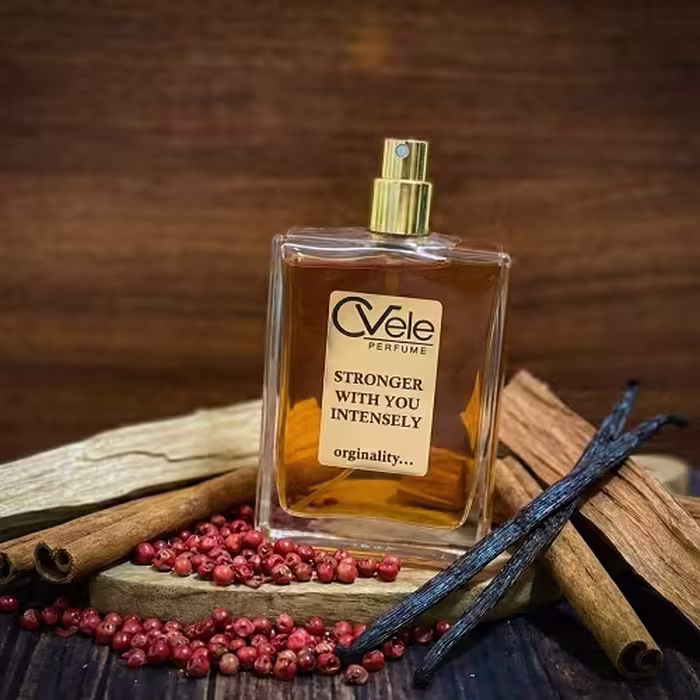 عطر ادکلن استرانگر ویت یو اینتنسلی نسخه ی اختصاصی عطر سیوله | رویال گرید