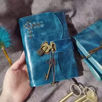 دفتر چرمی قفلدار با چرم گاوی افکتی 20 در 15