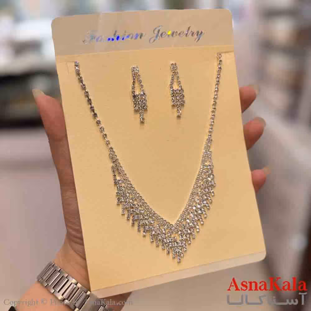 نیم ست زنانه شامل گردنبند و گوشواره استیل مدل نگینی  کد NIM14756W