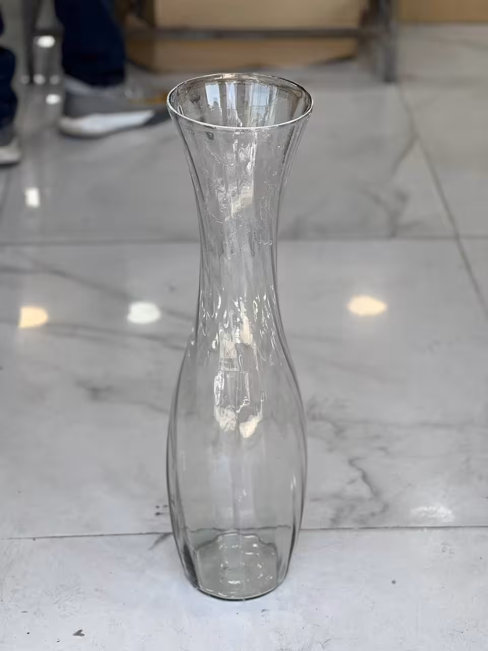 گلدان شیشه ای بامبو مدل شیپوری موج دار