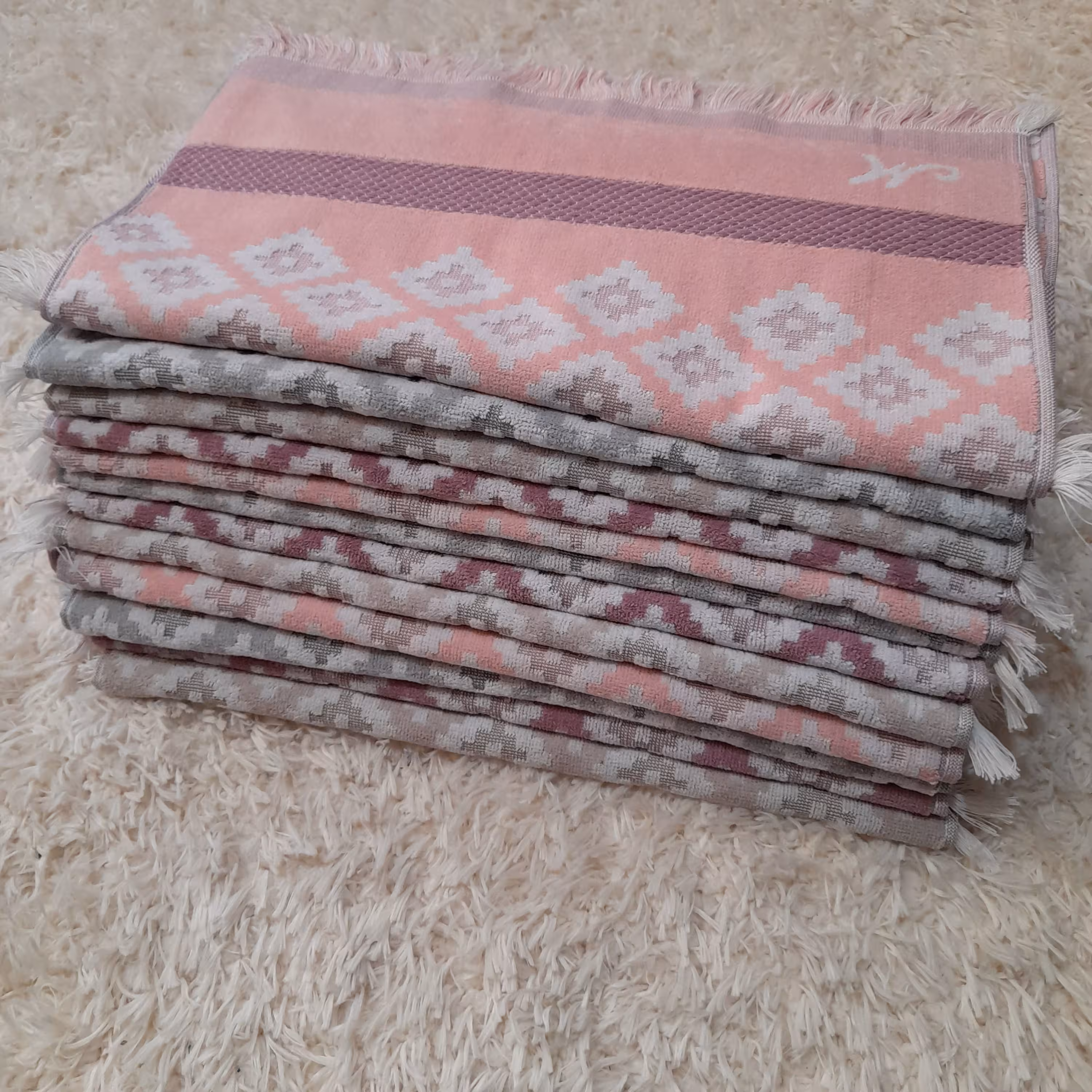 حوله دستی ماندگار طرح فلورا سایز 40 در 80 سانتی متر