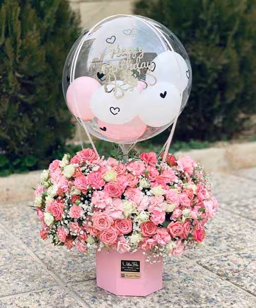 سبد گل و بادکنک با تم رنگی صورتی 202