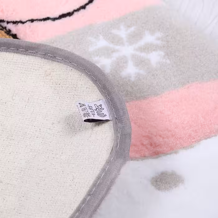 فرش ماشینی زرباف طرح تاتی زمینه صورتی