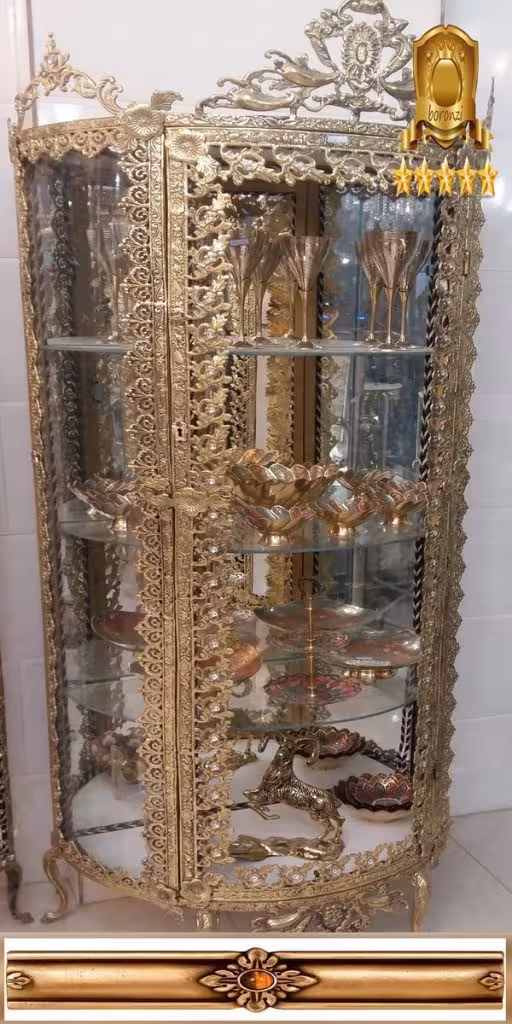 ویترین برنزی خم ریخته