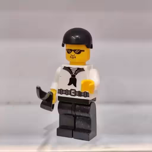لگو مینی فیگور مرد عینکی شمشیر به دست