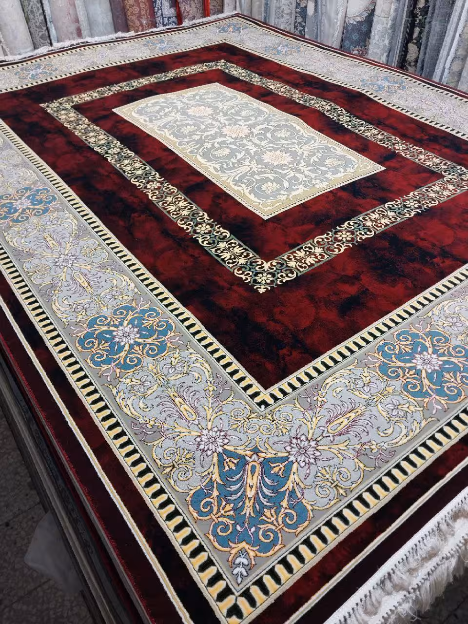 فرش 9متری اکرولیک کاشان 700شانه تراکم 2550 H