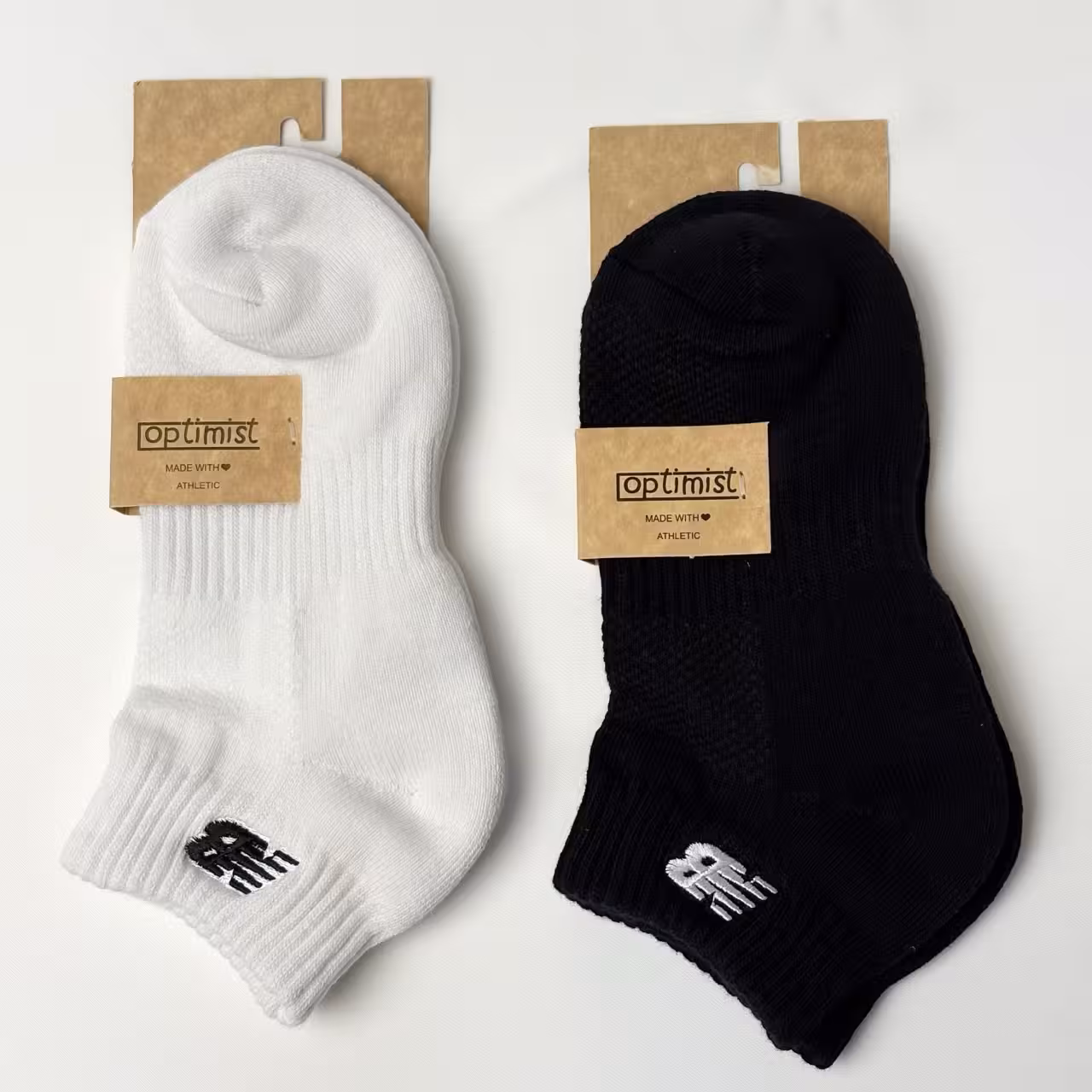 جوراب مچی کف حوله ای سری اتلتیک آپتیمیست طرح نیوبالانس