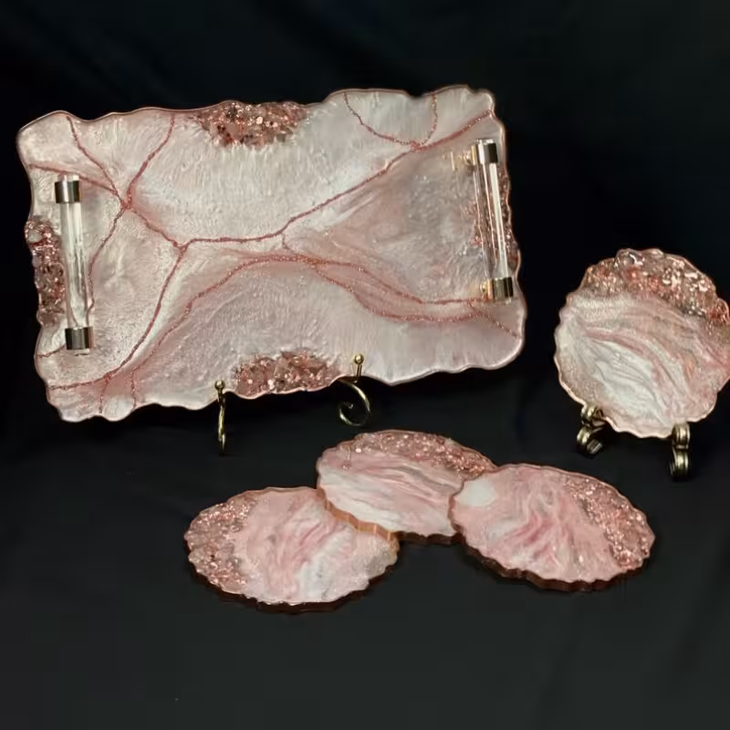 سینی پذیرایی لوکس با 6 زیر استکانی طرح کریستال صورتی