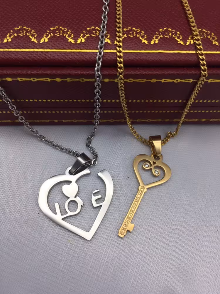 گردنبند دونفره کلید و قلب با رنگ سفید و طلایی