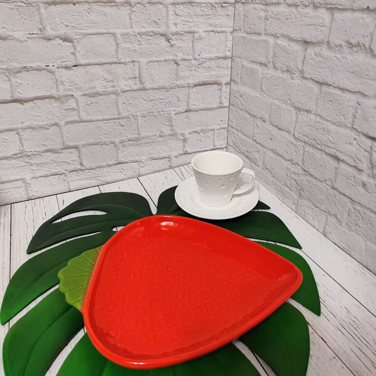 بشقاب توت فرنگی