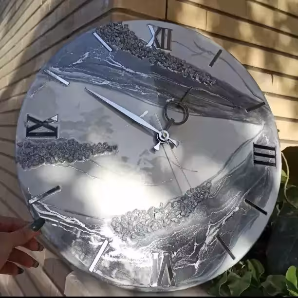 ساعت دیواری نقره ای رزین قطر50