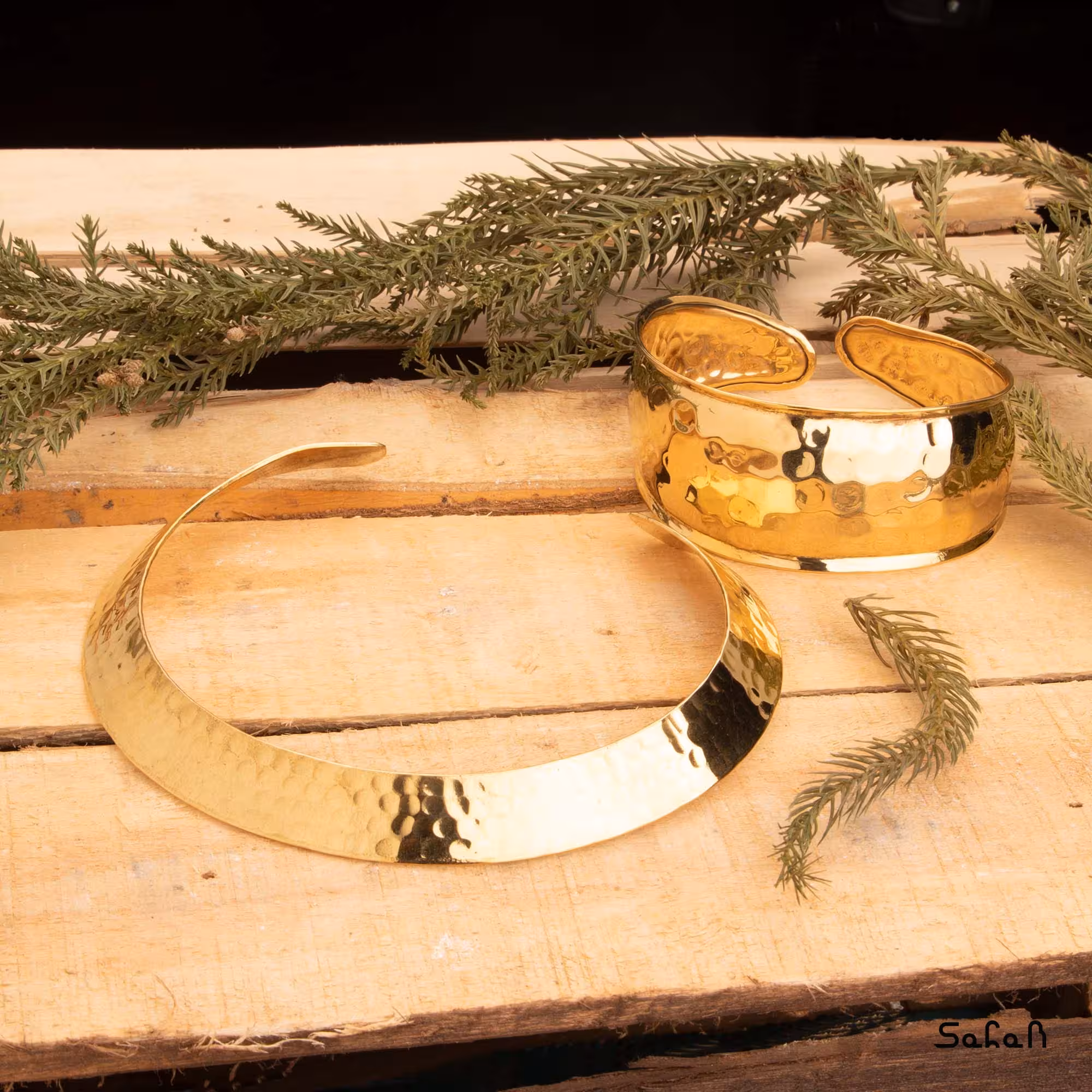 نیم ست طوق و دستبند هندی طلایی