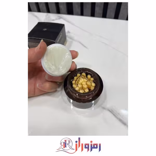 کرم کپسولی ویتامین سی مدی کیوب