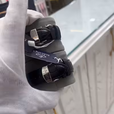 ست ساعت مچی عقربه ای زنانه و مردانه الگانس مدل بند چرمی تک موتوره کد 06