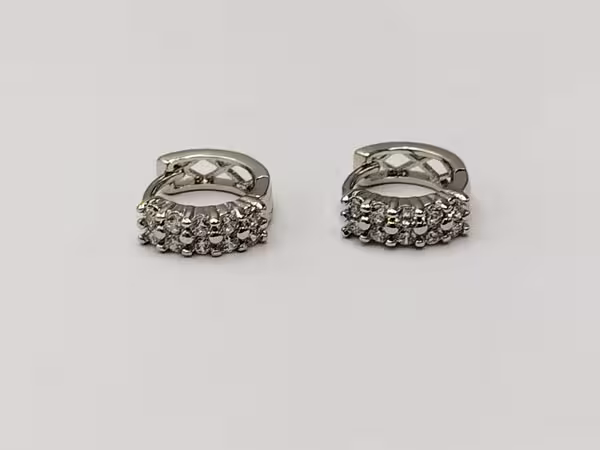 گوشواره طرح خاص نگین دار