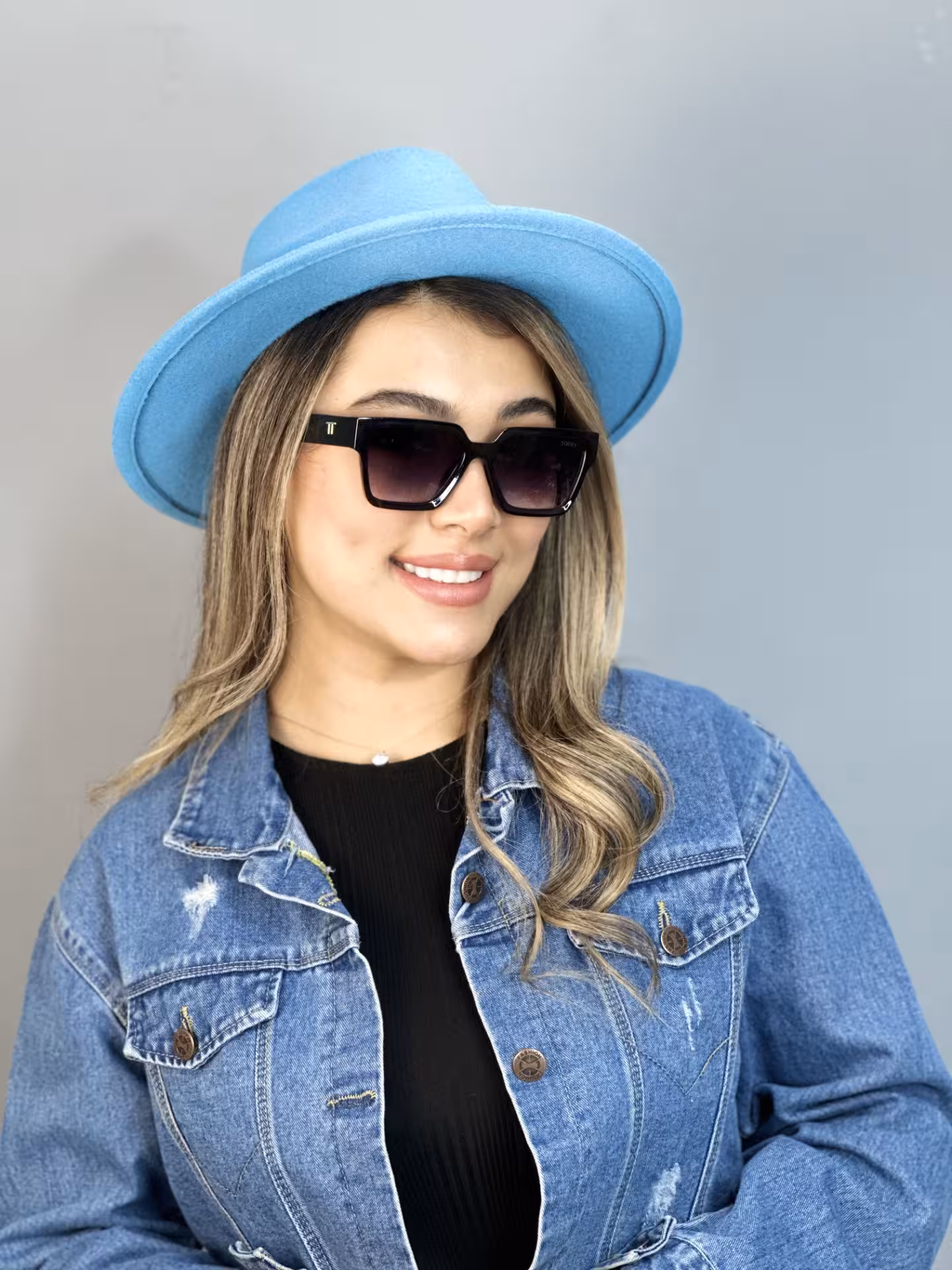 عينك آفتابي اورجينال PRADA پرادا زنانه مشكي ترند يووي 400