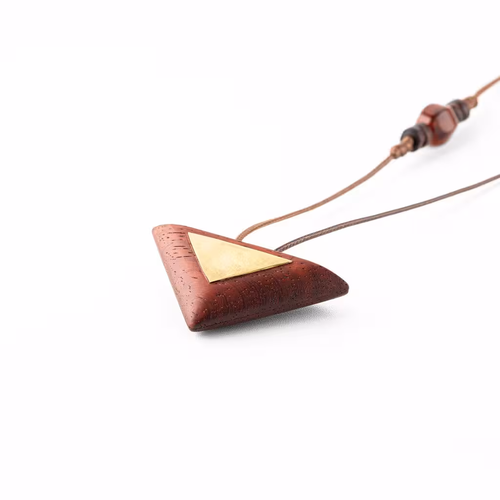 گردنبند چوب رز وود و فلز برنج