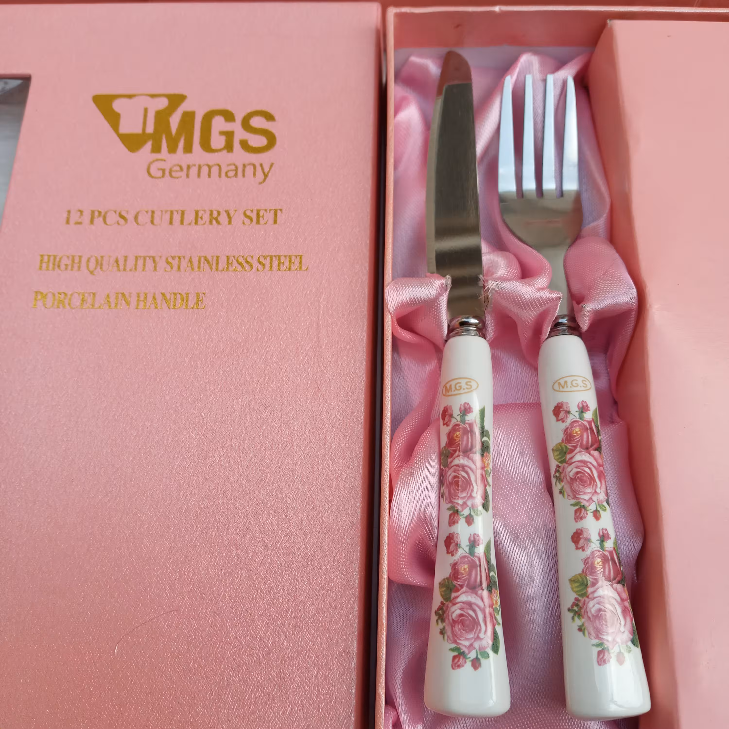 کارد و چنگال سرامیکی12 عددی دسته سرامیکی مارک ام جی اس (MGS) 6عدد چنگال و 6 عدد کارد میوه خوری رنگ صورتی     