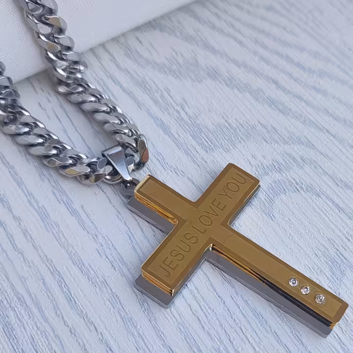 گردنبند صلیب طلایی نقره ای همراه زنجیر 7 میل